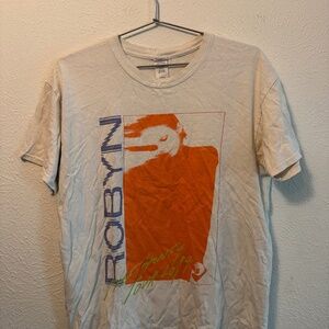 Robyn 2019 tour tee size large